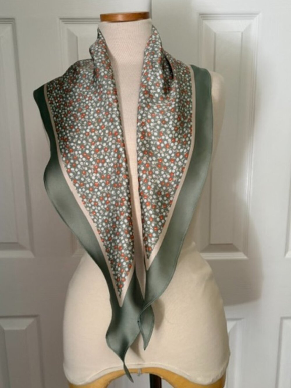 Ann Taylor Factory floral print scarf